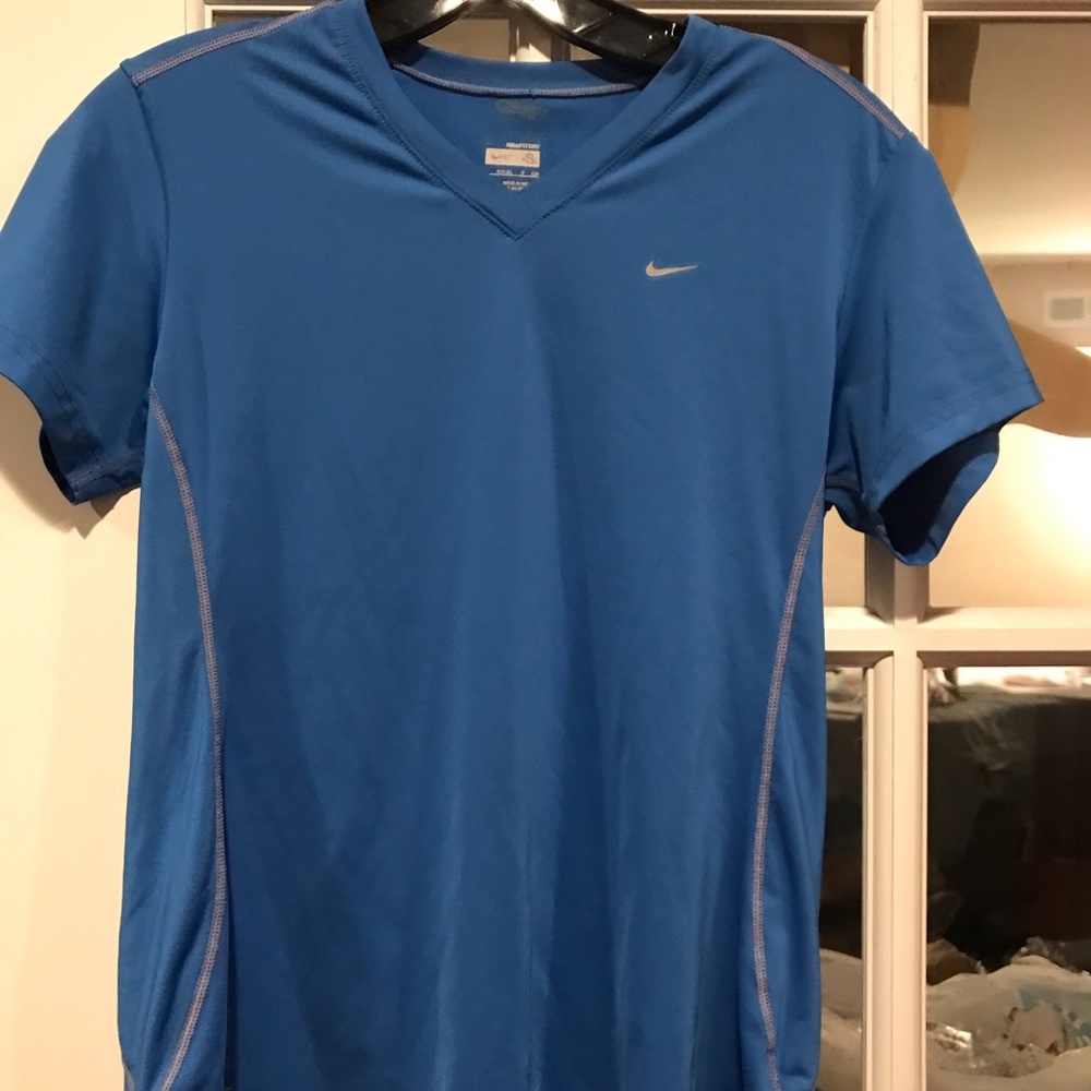 Nike top